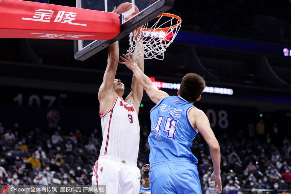 ......与此同时，苏守道正乘坐着私人飞机，在西太平洋上空飞行。